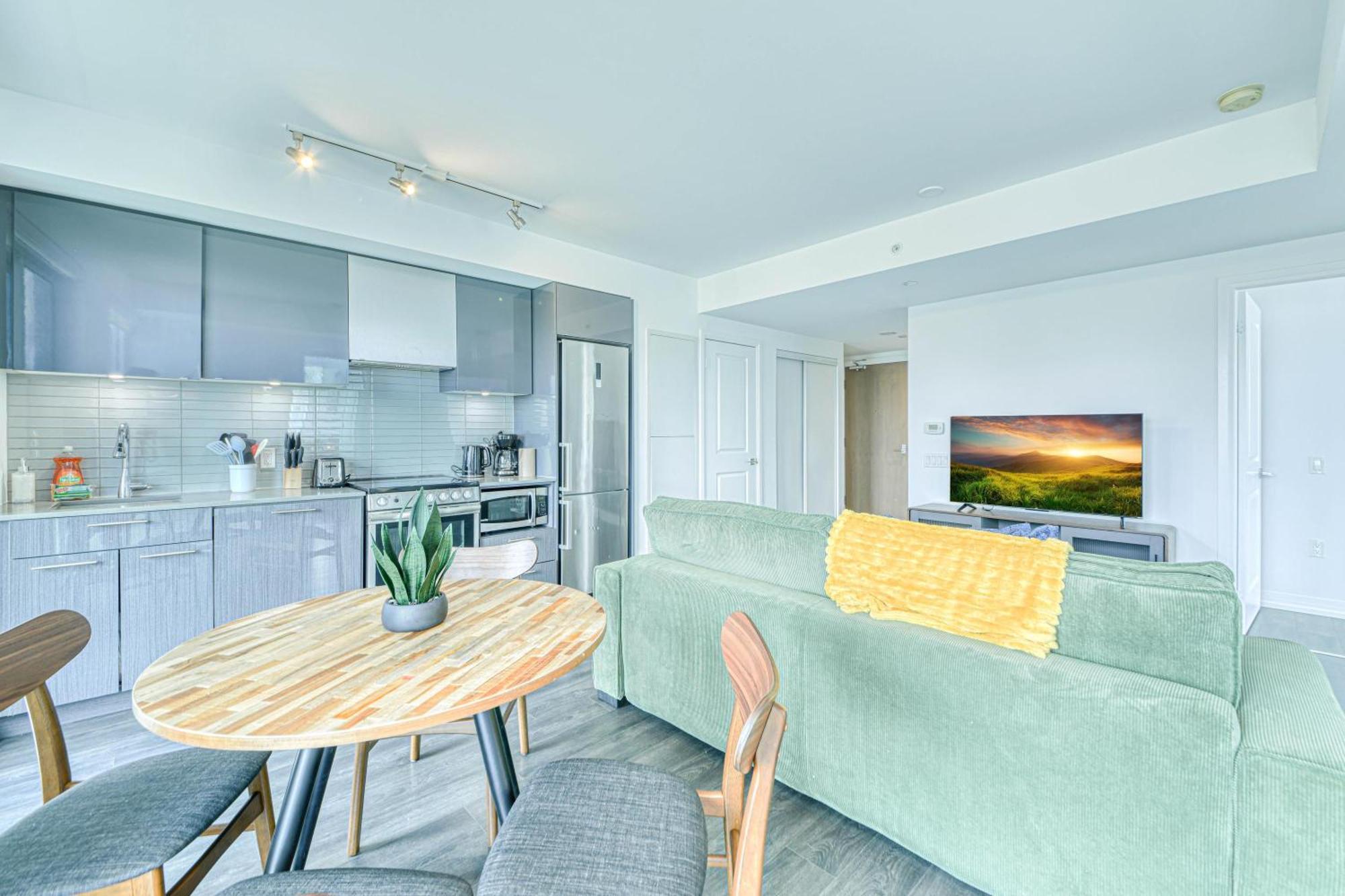 Rivetstays - The Jarvis Apartment Toronto