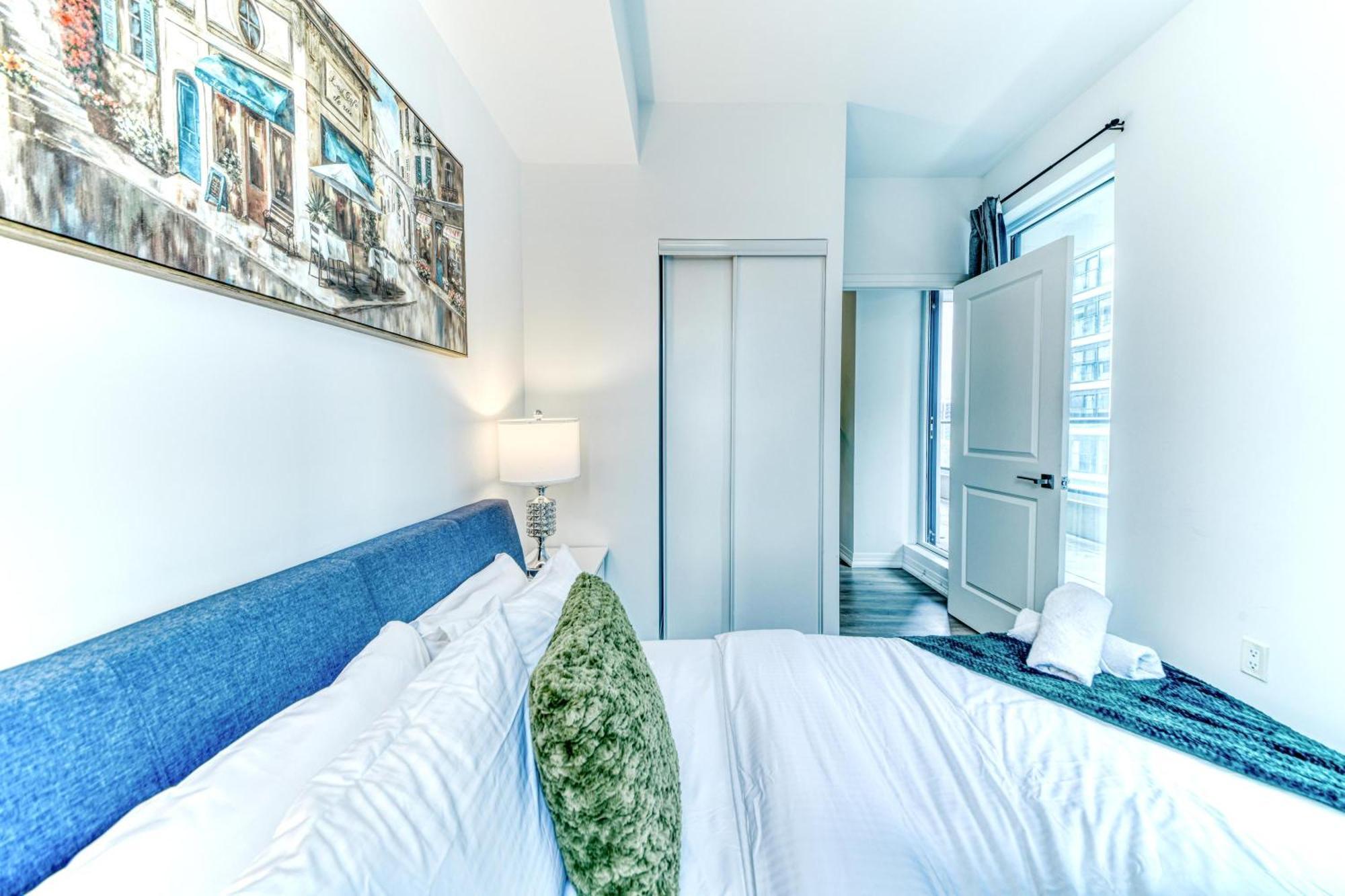Rivetstays - The Jarvis Apartment Toronto