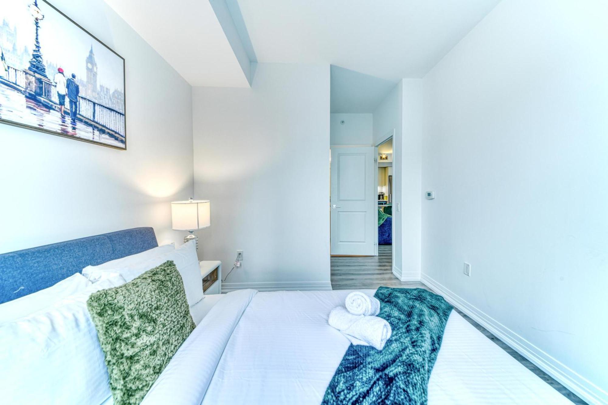 Apartment Rivetstays - The Jarvis Toronto