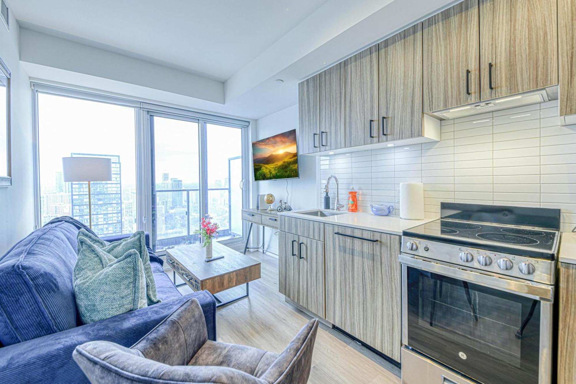 Rivetstays - The Jarvis * Toronto